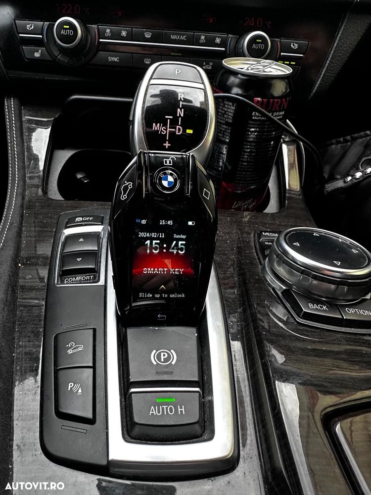 BMW Seria 5 525d xDrive AT - 12