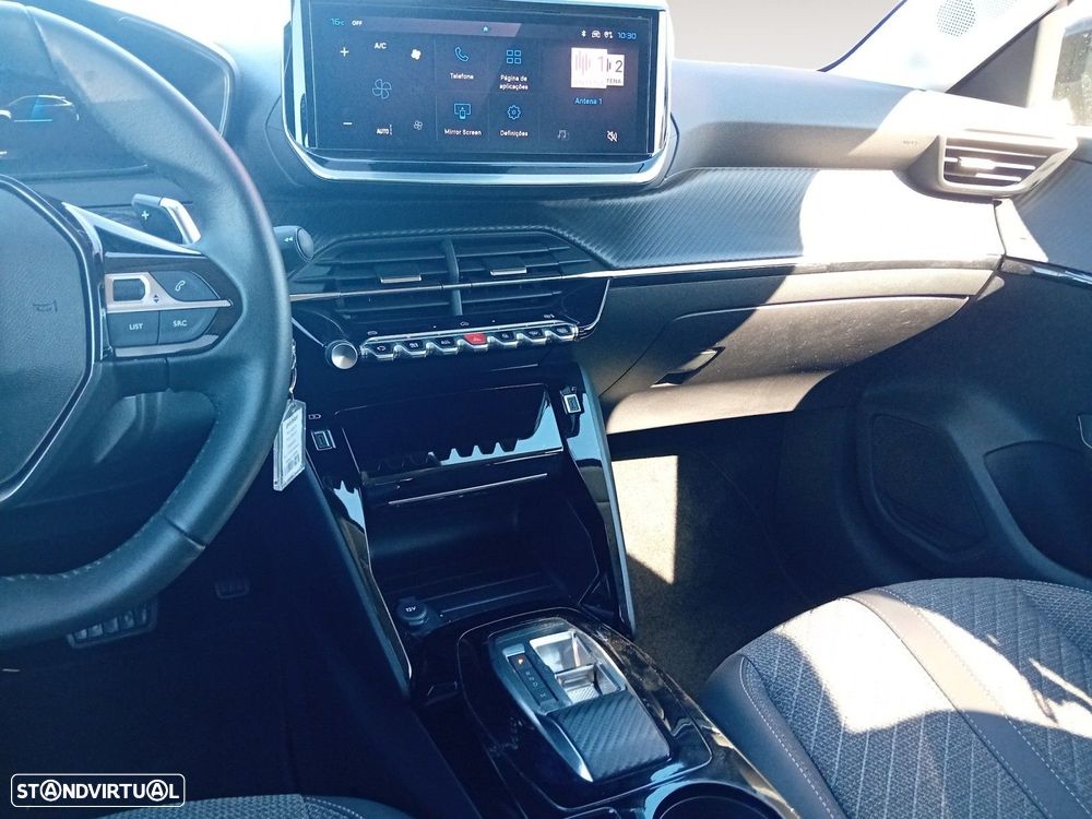 Peugeot 208 1.2 Hybrid Allure e-DCS6 - 11