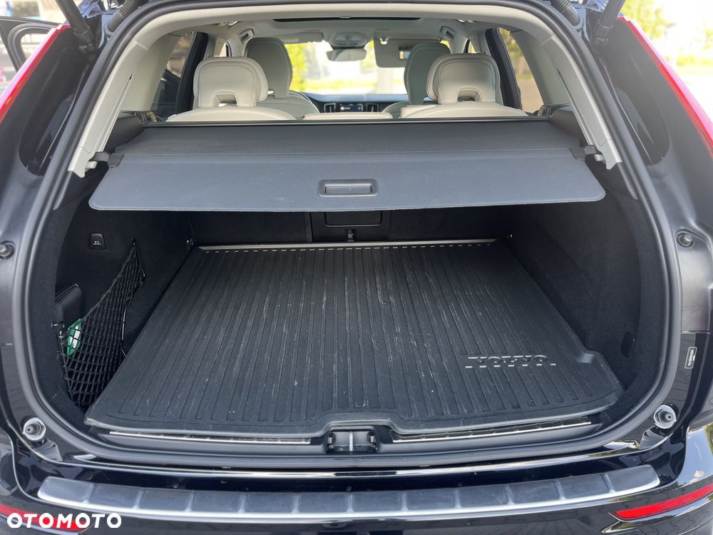 Volvo XC 60 B5 B AWD Ultimate Dark - 21