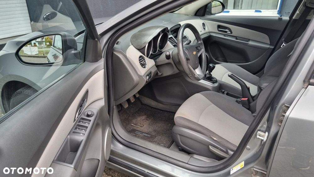 Chevrolet Cruze - 15