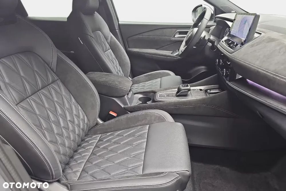 Nissan Qashqai 1.3 DIG-T MHEV 4x4 Tekna Xtronic - 16