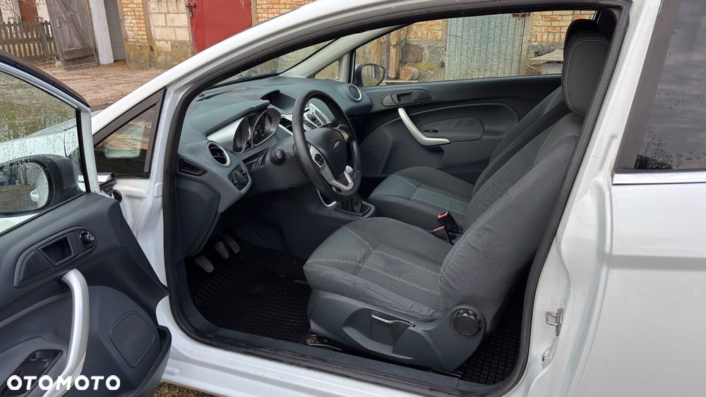 Ford Fiesta - 8