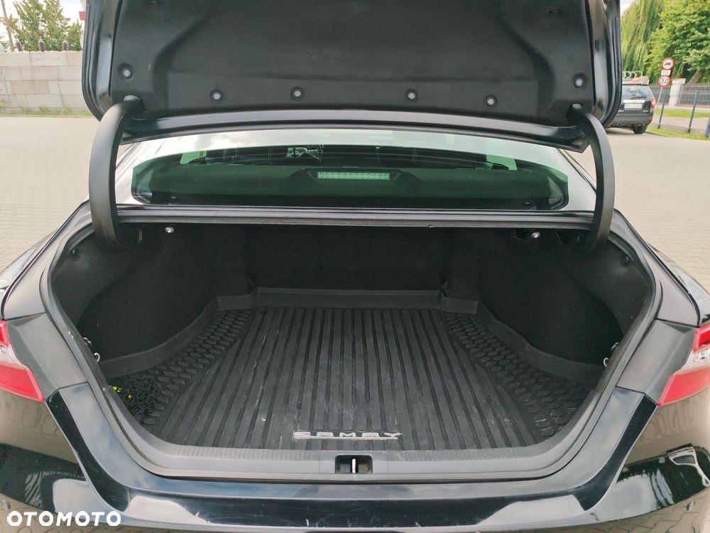 Toyota Camry 2.5 Hybrid Executive CVT - 15