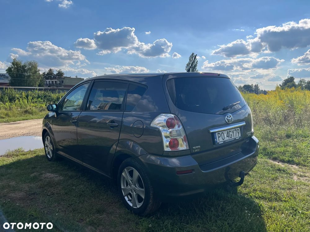 Toyota Corolla Verso 2.2 D-4D - 3