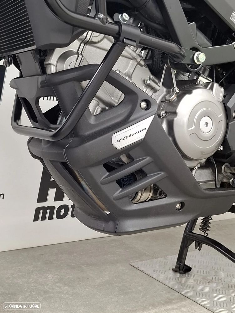 Suzuki DL 650A V-STROM - 20