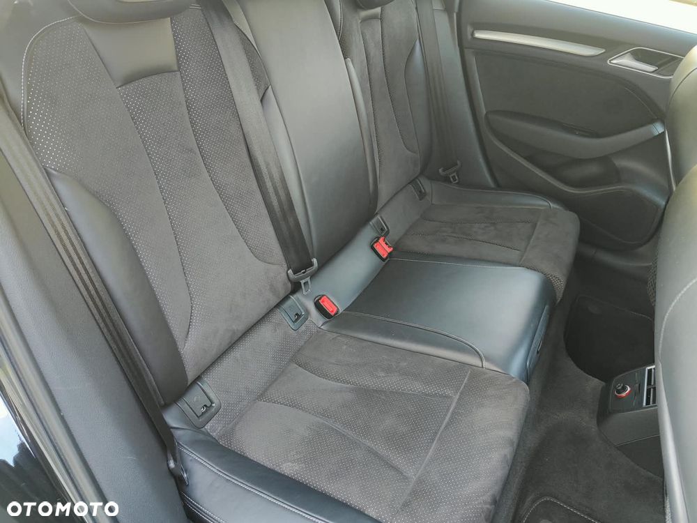Audi A3 Sportback 2.0 TDI (clean diesel) quattro S tronic S line Sportpaket - 32