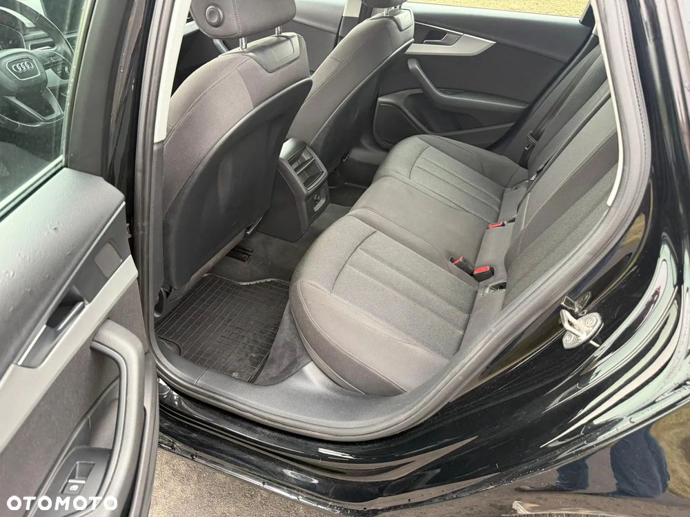 Audi A4 Limousine - 10