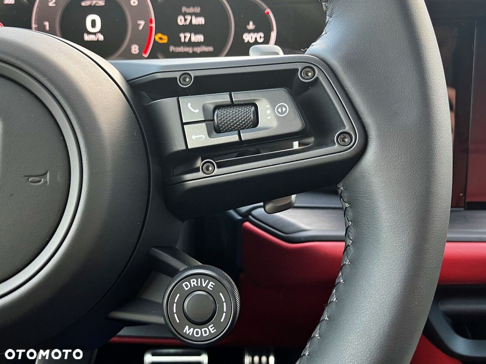 Porsche Cayenne - 26
