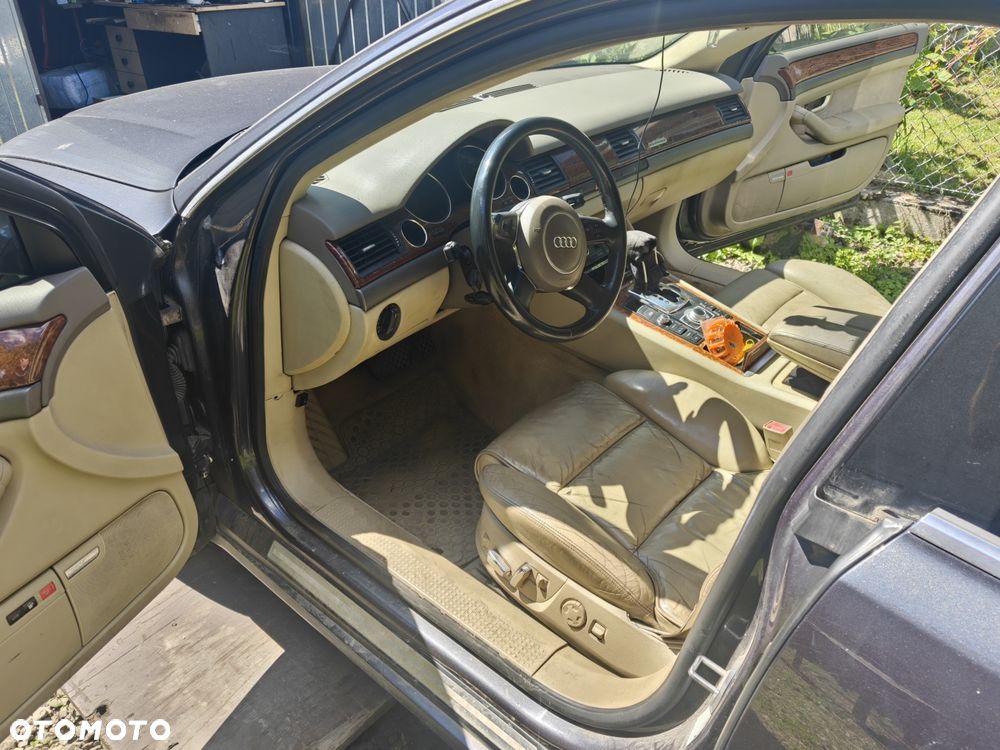 Audi A8 - 4