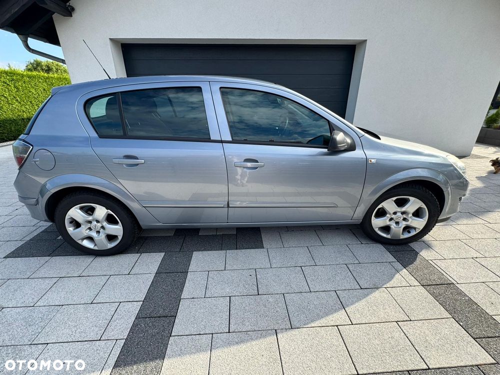 Opel Astra 1.6 Essentia - 5