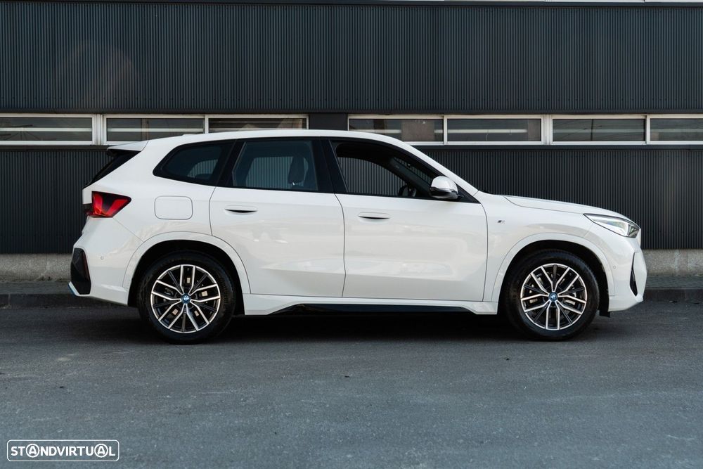BMW iX1 xDrive30 Pack Desportivo M - 32