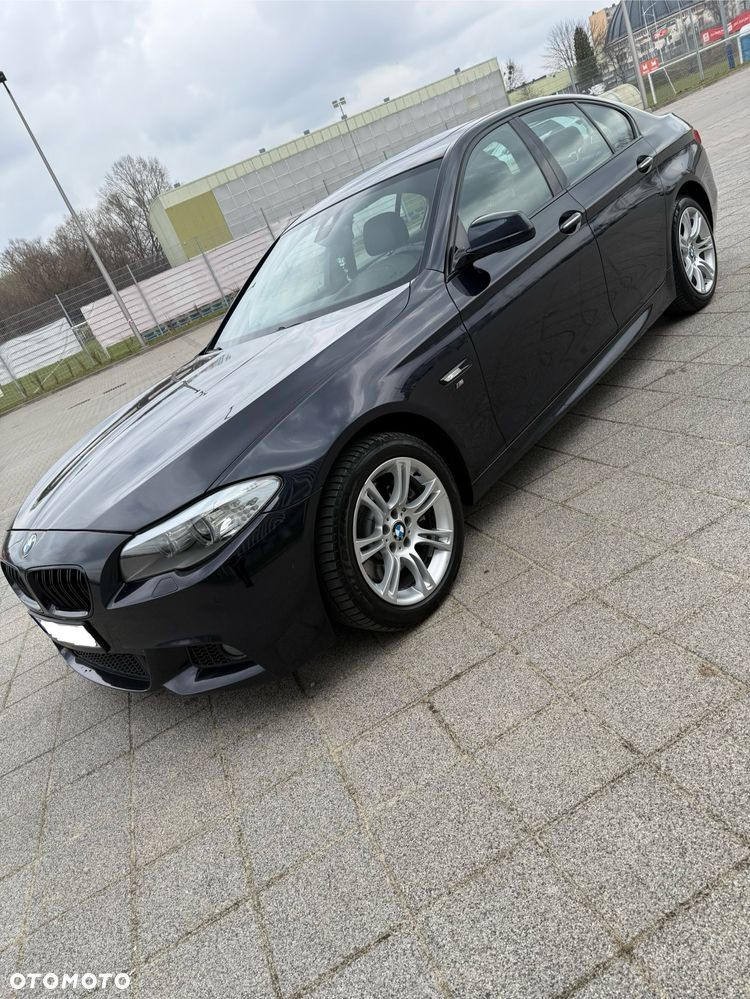 BMW Seria 5 525d xDrive - 17