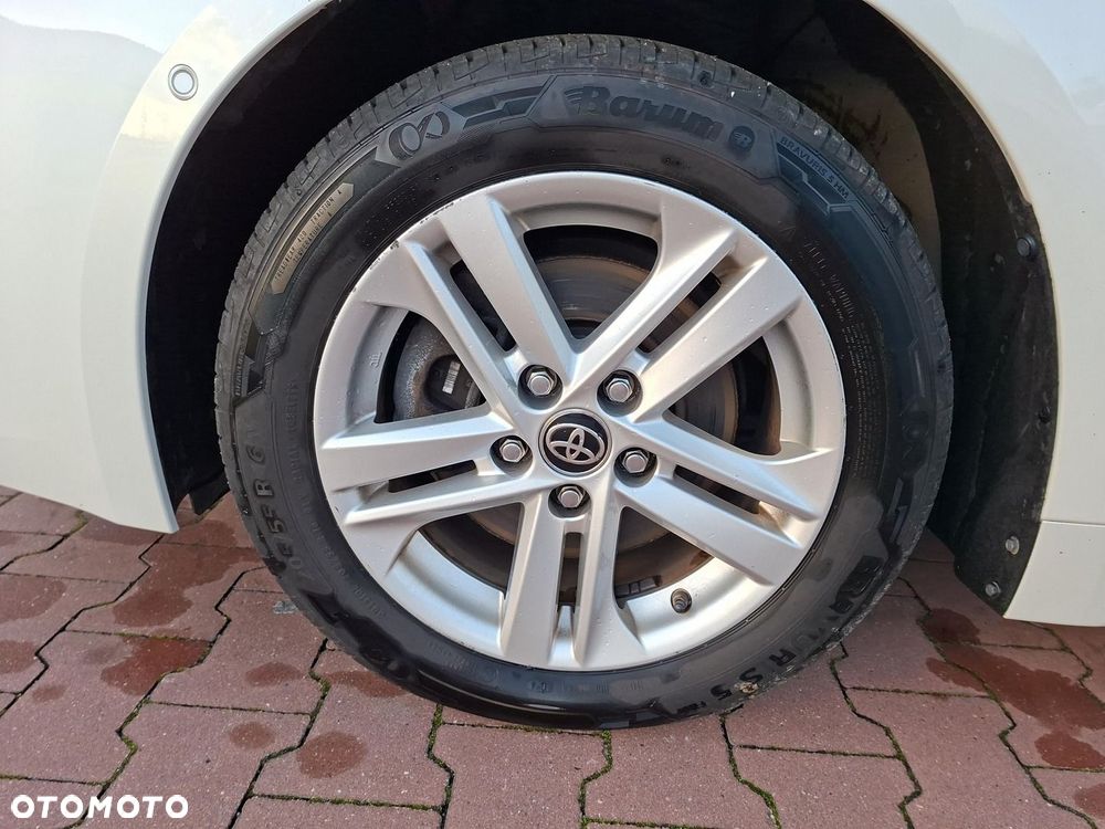 Toyota Corolla 2.0 Hybrid Comfort - 24