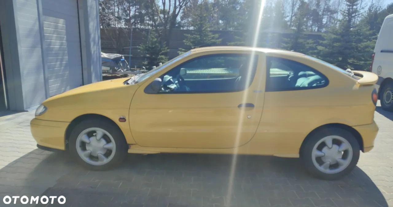 Renault Megane Coach 1.6 - 8