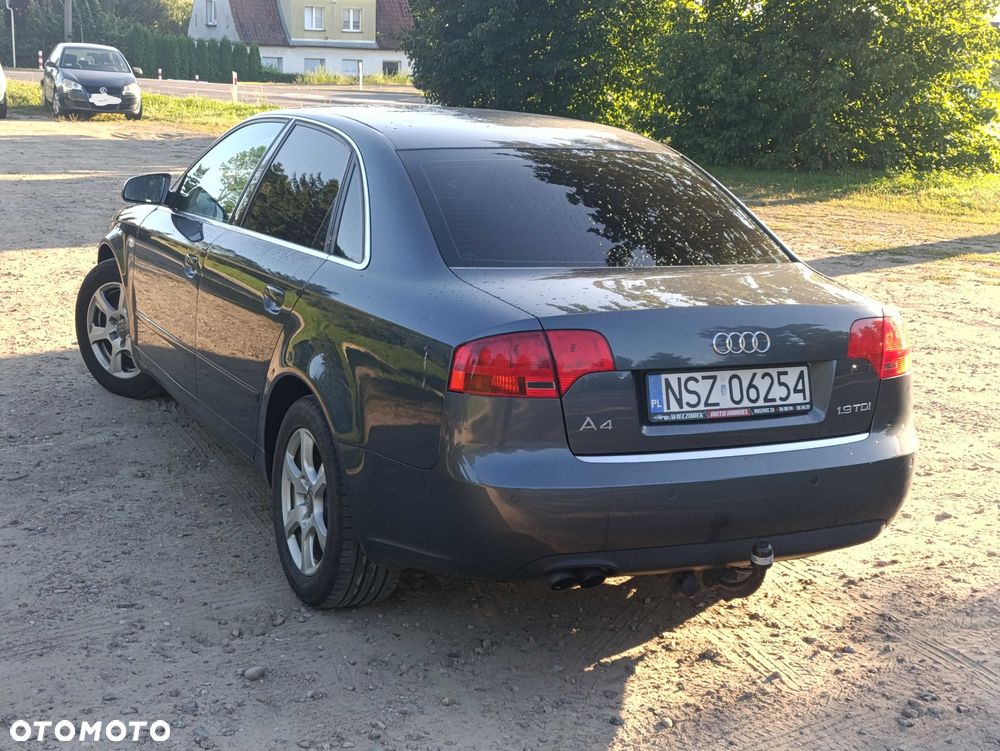 Audi A4 Limousine - 3
