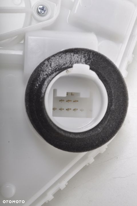 MAZDA CX-30 ZAMEK DRZWI PRAWY PRZÓD 21R UK - 3