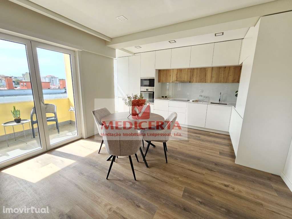 Benfica - T3 Totalmente remodelado - Grande imagem: 2/29