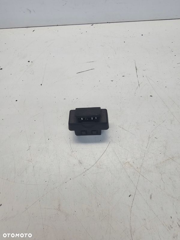 OSŁONA ZAŚLEPKA WTYCZKI MMI AUDI VW SEAT 4H0035909 - 1