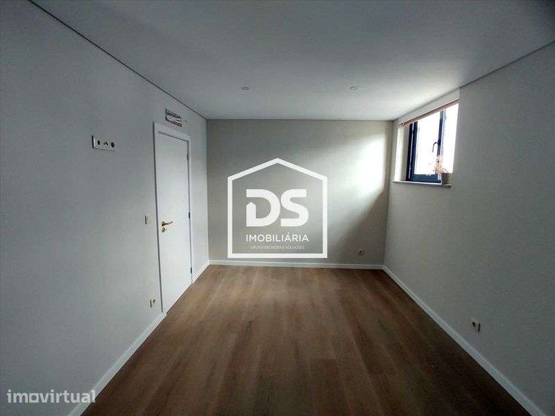 T3 Novo com Suite na Guarda | Design Moderno e Pré-Instalação de A/C - Grande imagem: 5/6