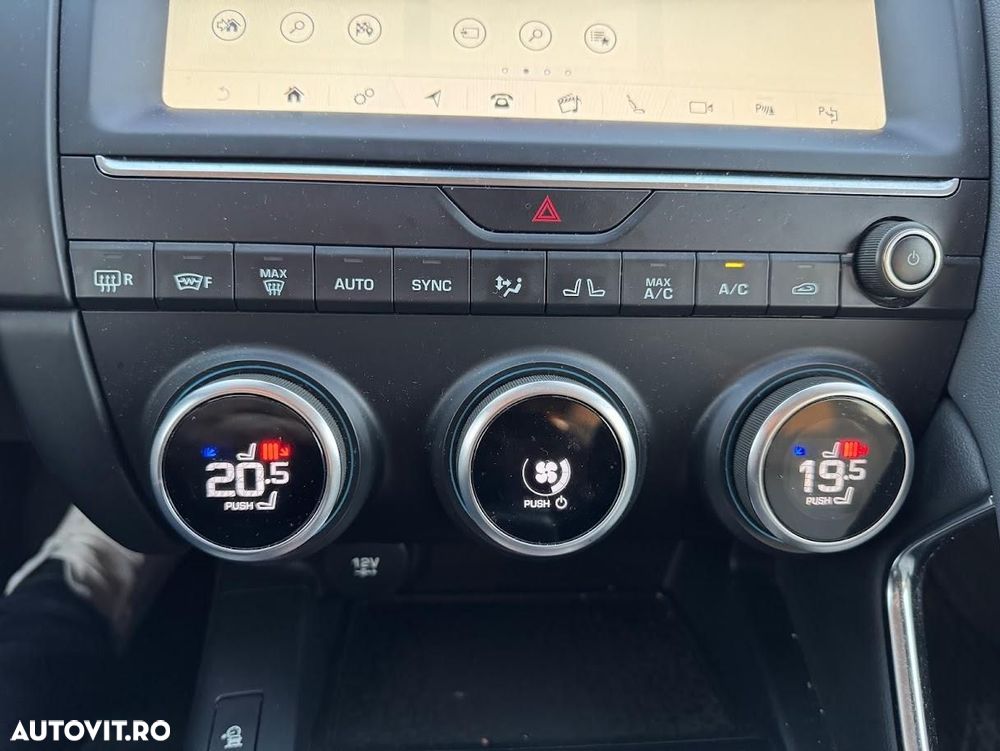 Jaguar E-Pace - 17