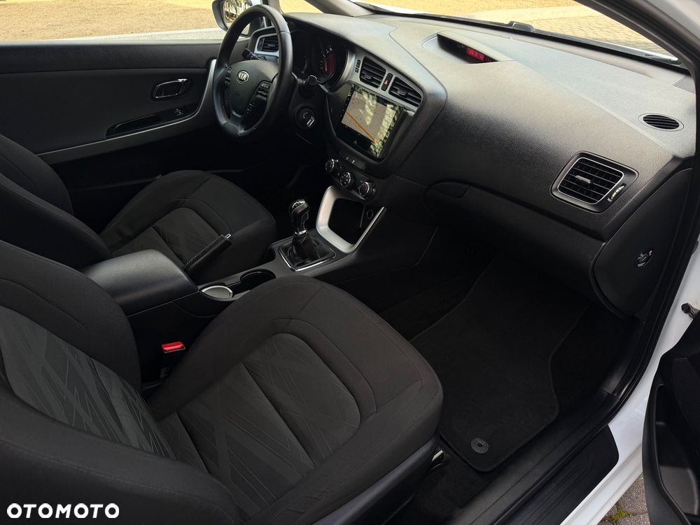 Kia Ceed - 14