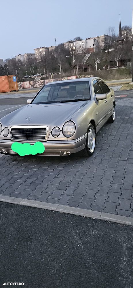 Mercedes-Benz E - 5
