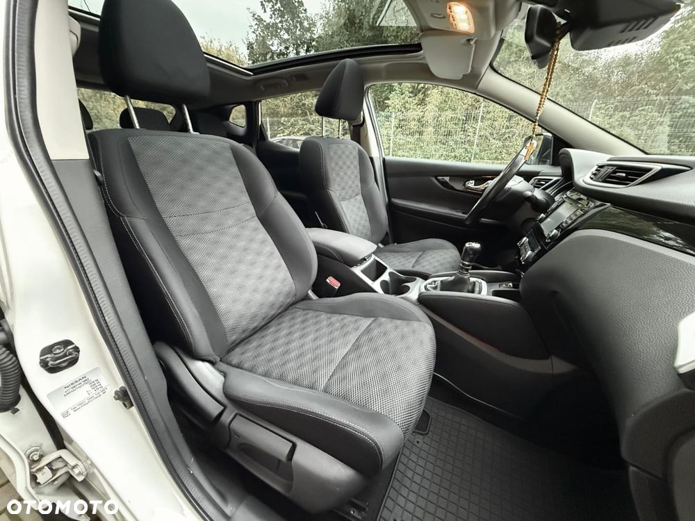 Nissan Qashqai 1.5 dCi N-Connecta - 11