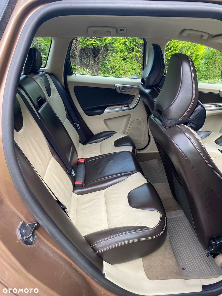 Volvo XC 60 2.4D - 10