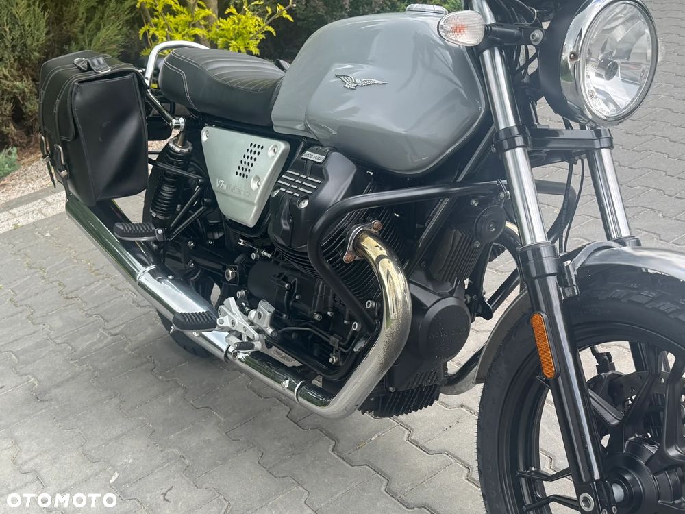 Moto Guzzi V7 - 18