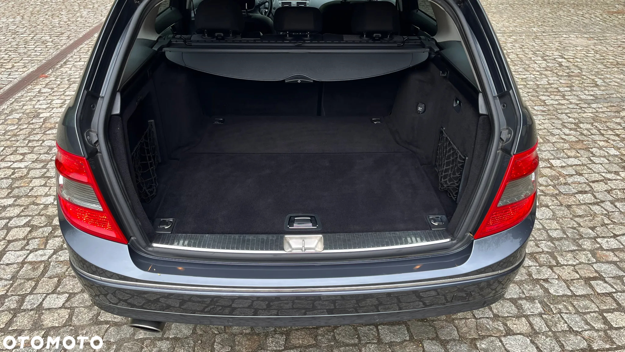 Mercedes-Benz Klasa C 250 CGI T Automatik BlueEFFICIENCY Avantgarde - 14