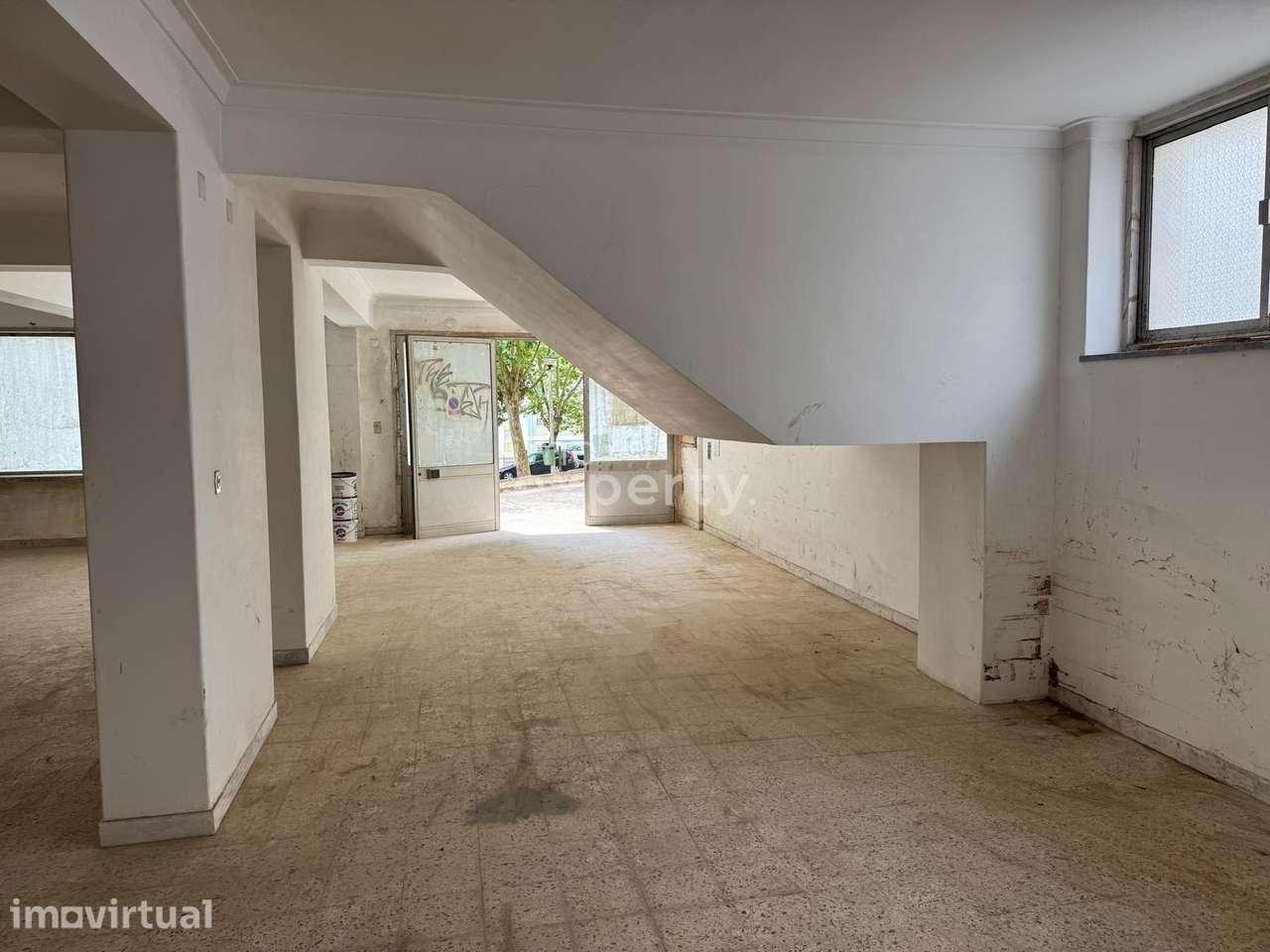 Loja comercial com 210m2 em Sintra, Lisboa - Grande imagem: 3/16