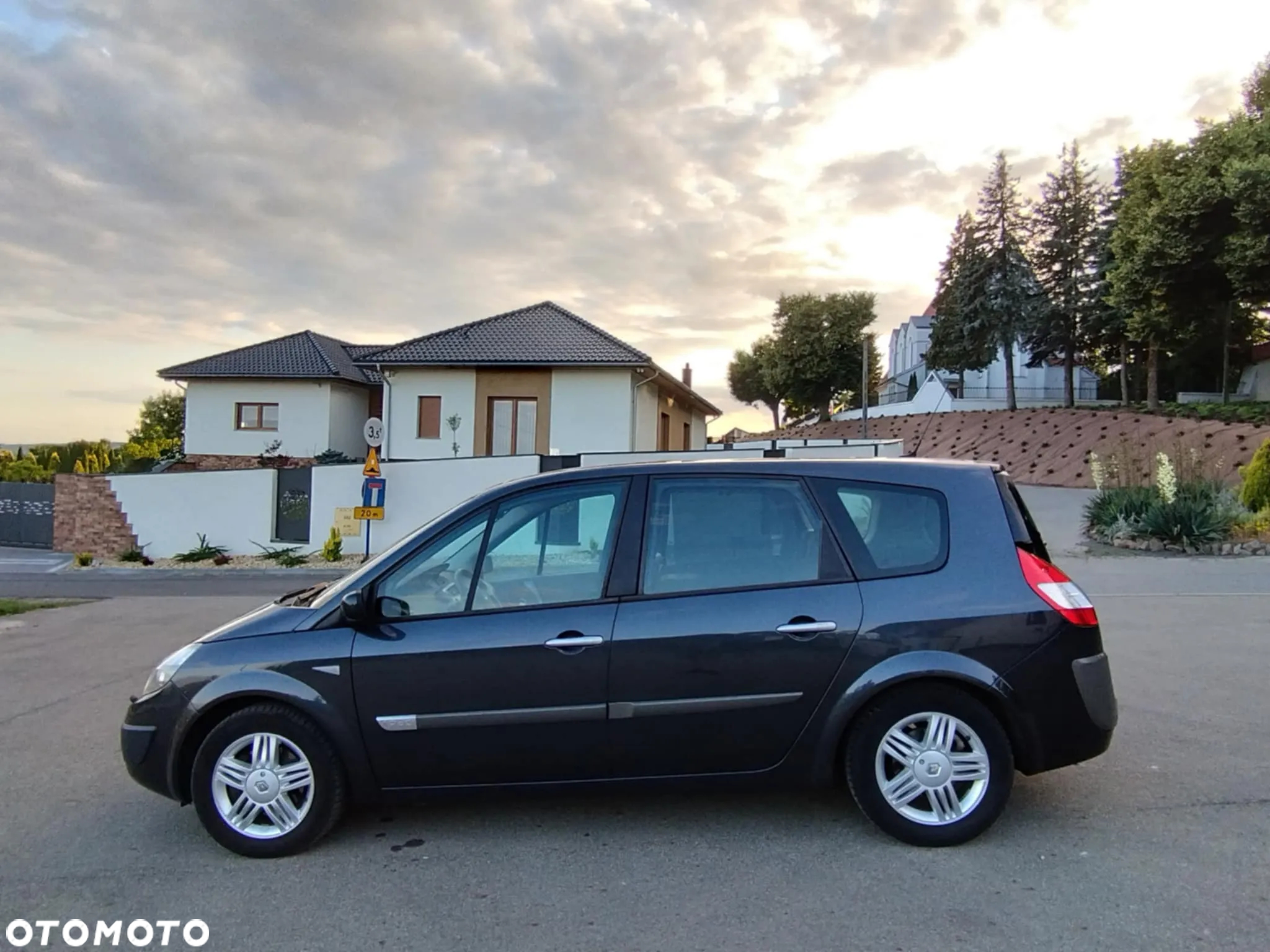 Renault Grand Scenic Gr 1.9 dCi Luxe Expression - 2