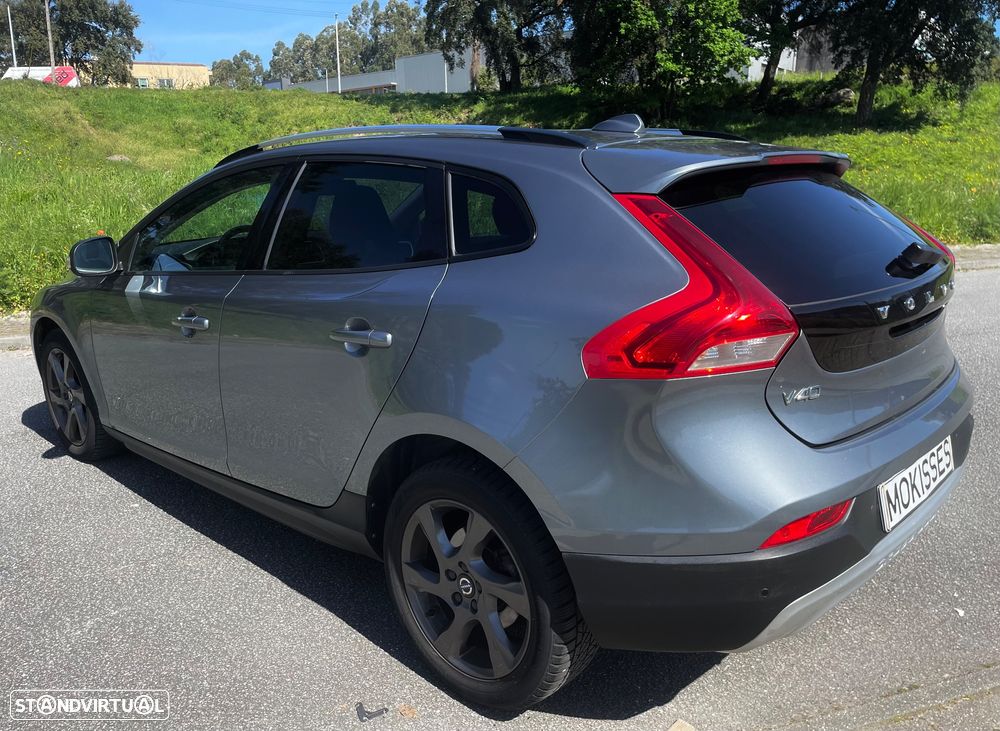 Volvo V40 Cross Country D2 Momentum - 11