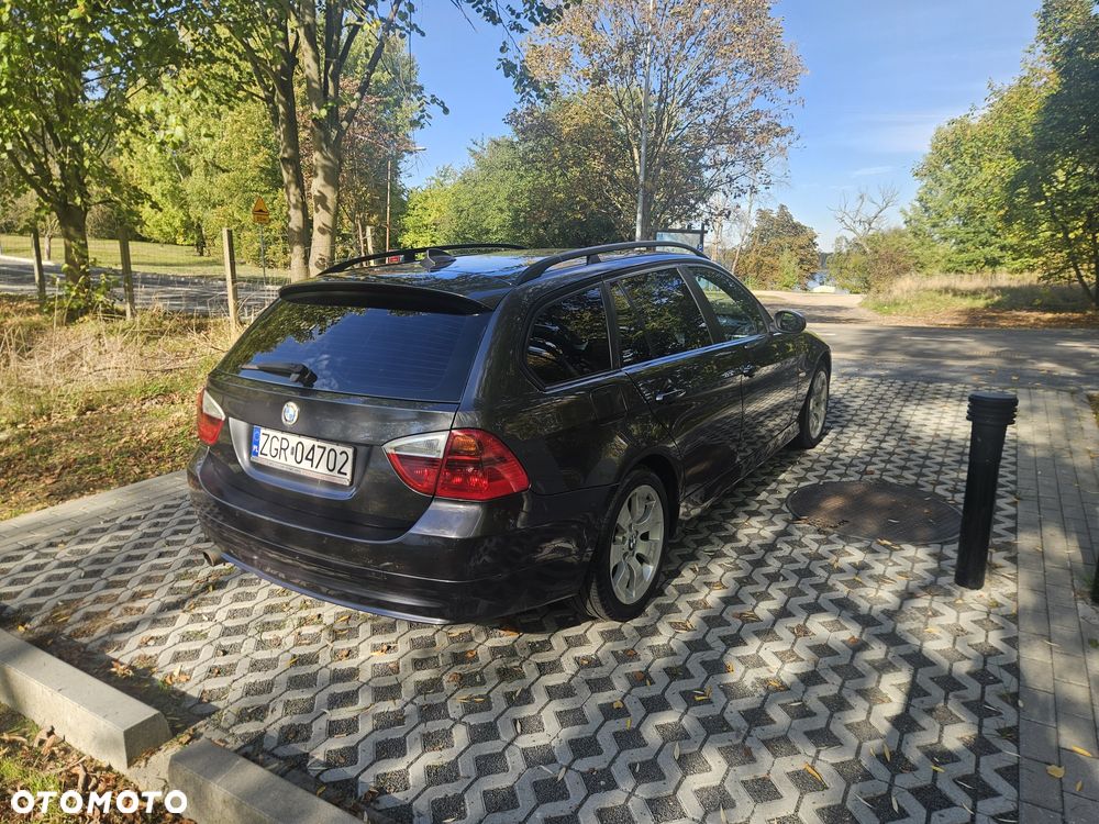 BMW 3 Series 2005 photo 4