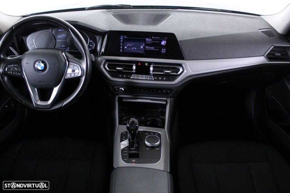 BMW 330 e Touring Auto - 18