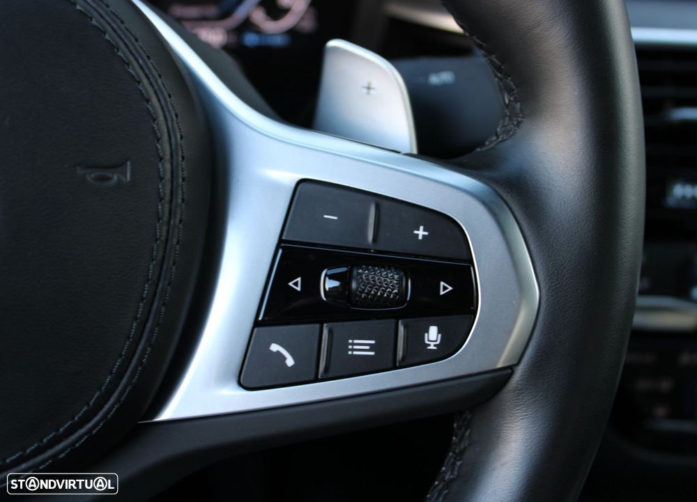 BMW 530 e Pack 50 anos M - 24