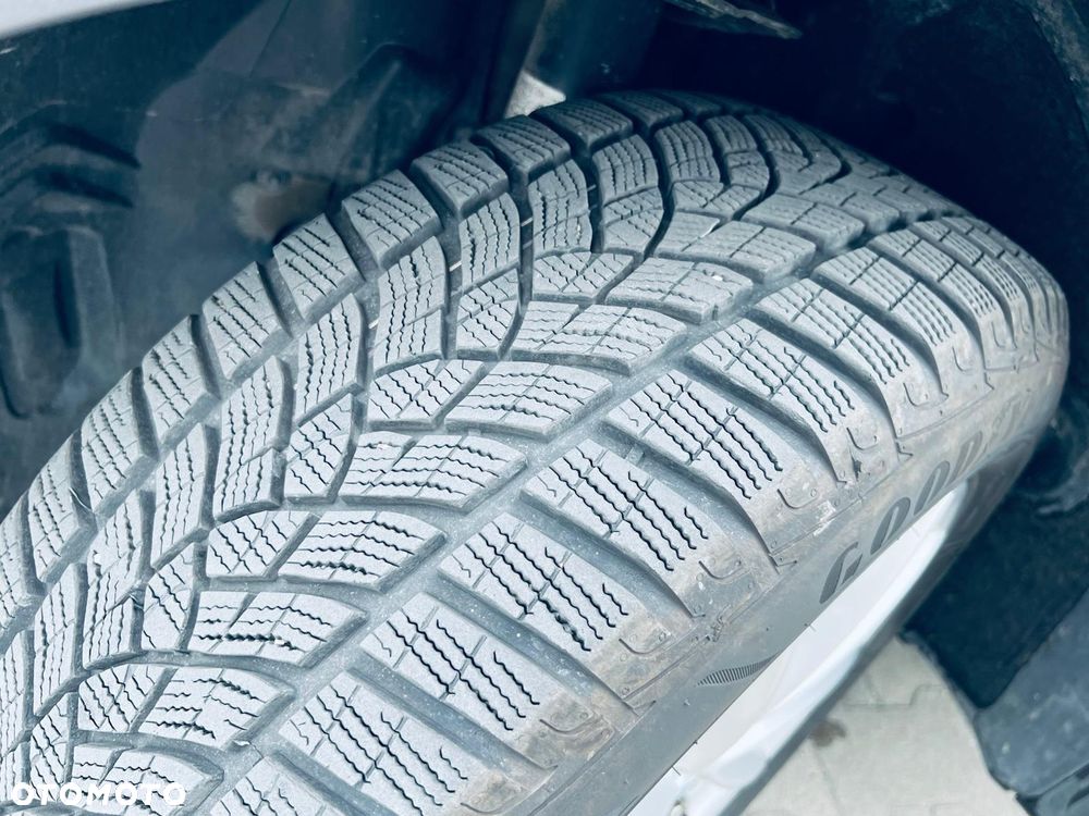 BMW X1 sDrive18i - 9