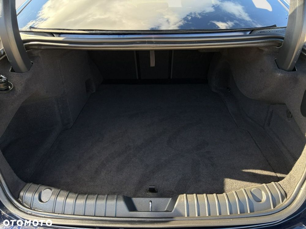 Jaguar XF 2.0 D200 mHEV AWD HSE - 28