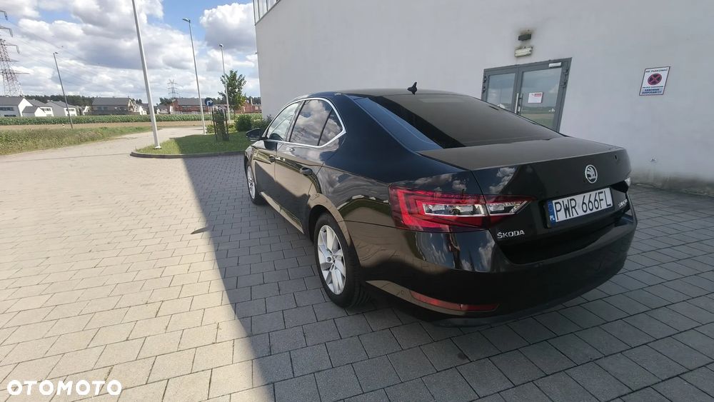 Skoda Superb 2.0 TDI Style - 8
