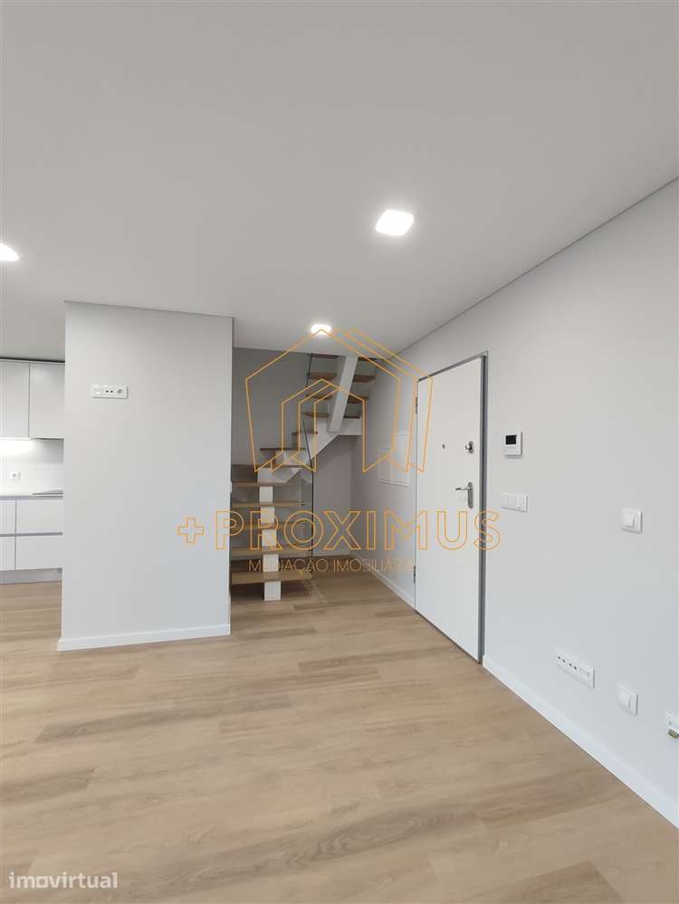 Apartamento T1 duplex c/ garagem - Figueira da Foz - Grande imagem: 4/12
