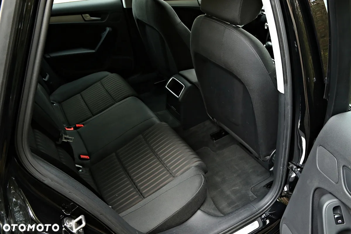 Audi A4 2.0 TDI Multitronic - 32
