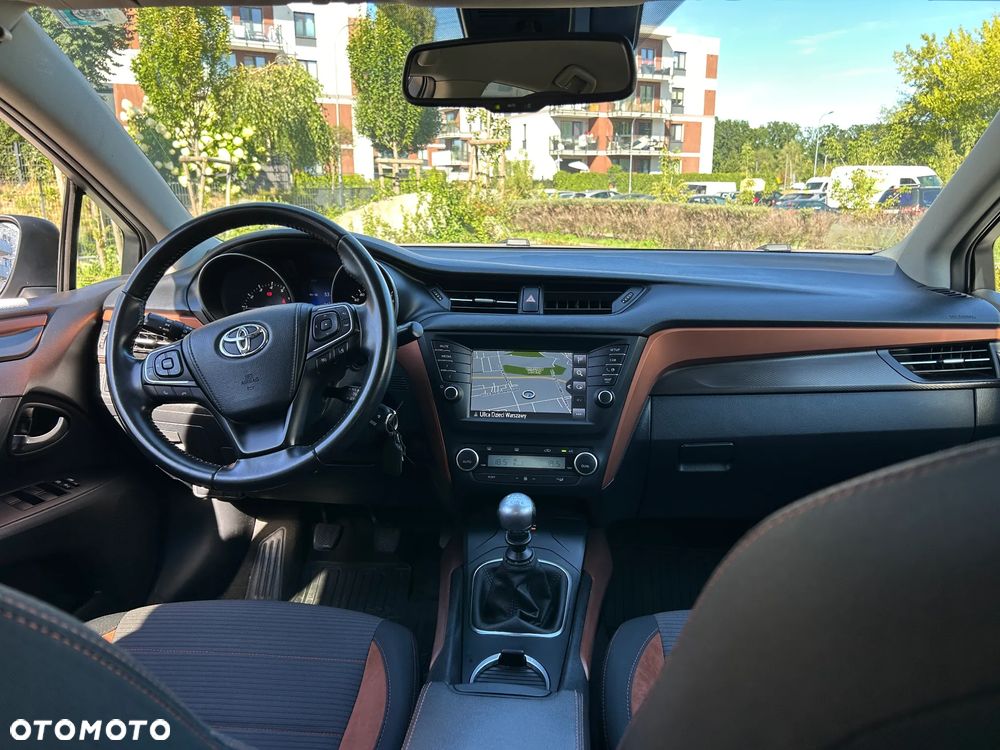 Toyota Avensis 1.8 Premium - 4