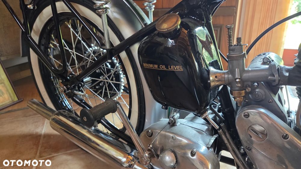 Triumph Inny - 9