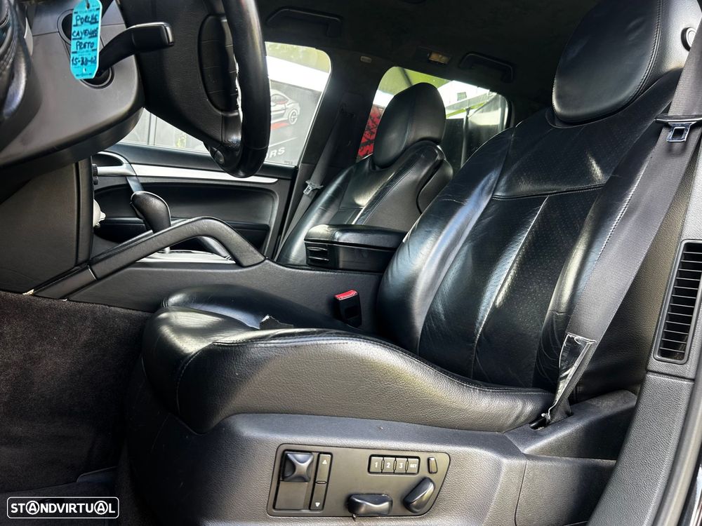 Porsche Cayenne Turbo - 22