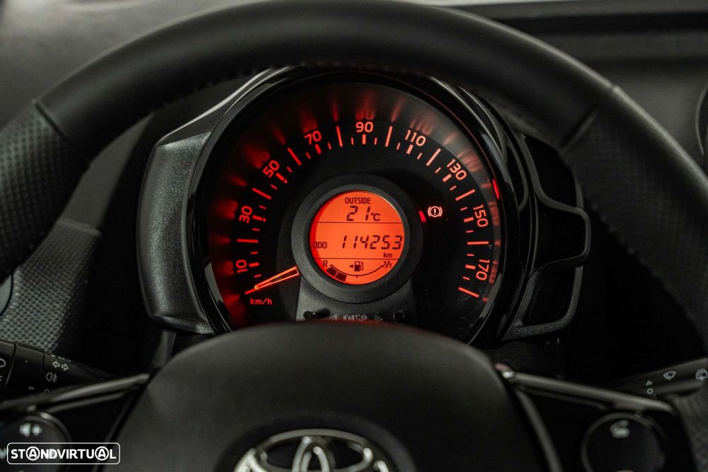 Toyota Aygo 1.0 X-Clusiv - 17
