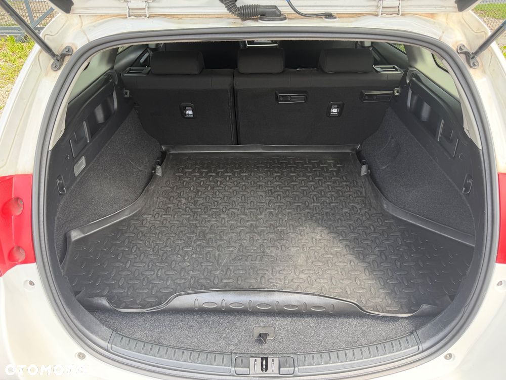 Toyota Auris Hybrid 135 Premium - 11