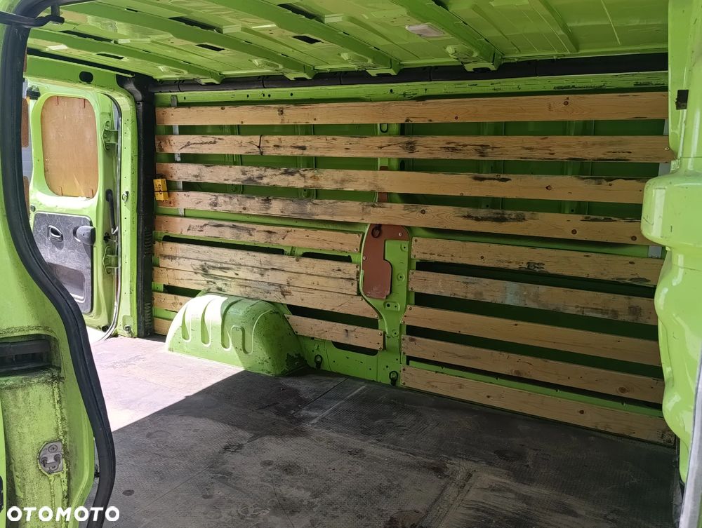 Renault Trafic - 16