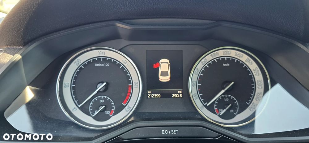Skoda Superb 2.0 TDI L&K DSG - 2