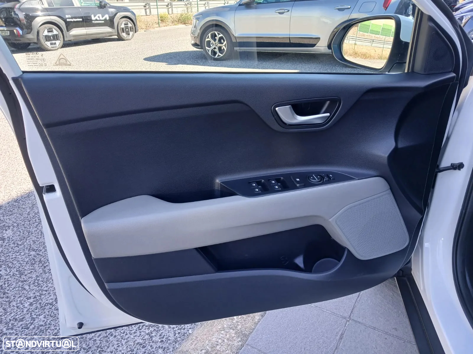 Kia Stonic 1.6 CRDi TX - 17