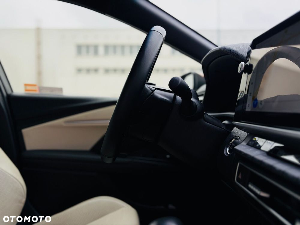 Toyota Camry - 22